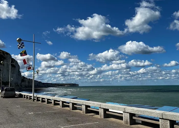 Le Maritime, Front De