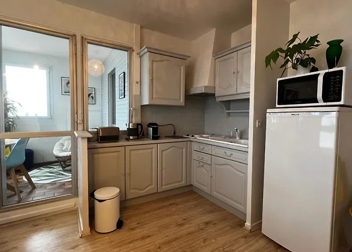 Le Maritime, Front De