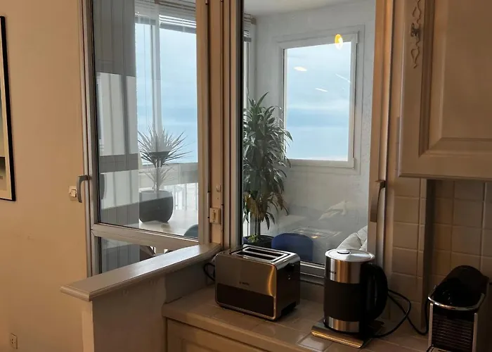 Le Maritime, Front De *