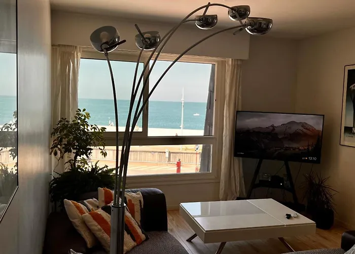 Le Maritime, Front De